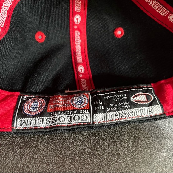 Colosseum Maryland Terrapins Black Cap with Red Logo Size 71/8 NWT - Picture 5 of 7